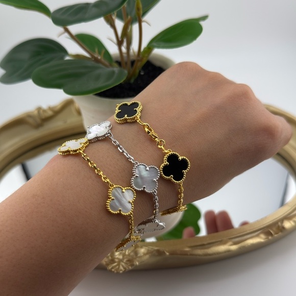 Lucky Alhambra Clover Bracelet – Silver Tone with Logo - Picture 7 of 8